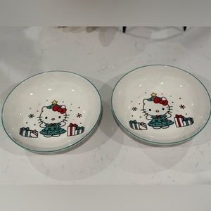 Hello Kitty Christmas Dinner Plates / Bowls (Set of 2)